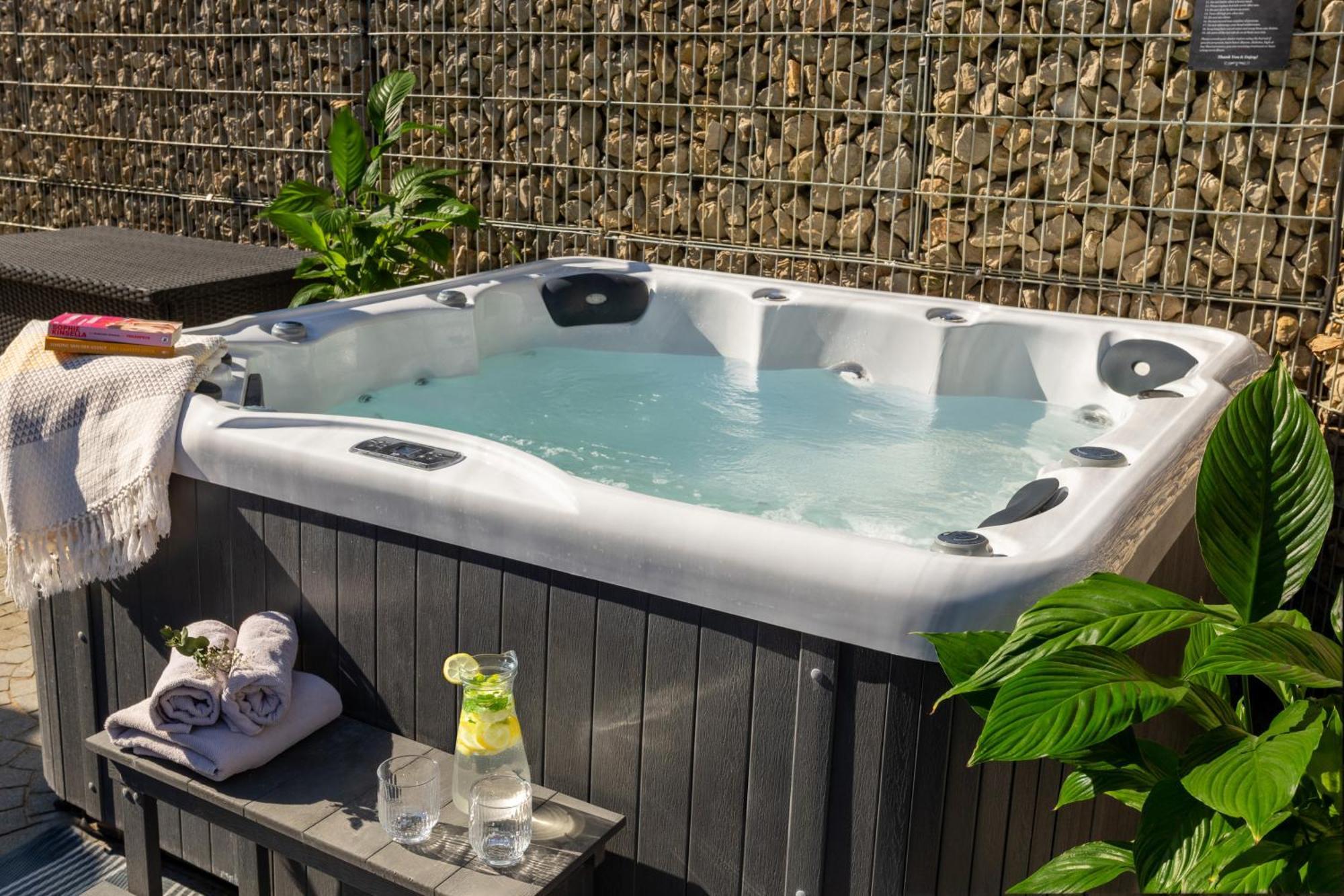 Spacious Home Sauna Hot Tub Pool Patio Bbq Hohenfels-Essingen Экстерьер фото